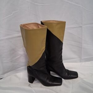 Womens Stylish Dear Frances Black and Tan Boots
